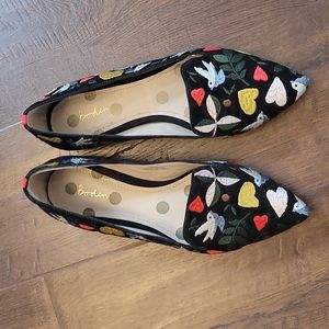 Boden embroidered flats